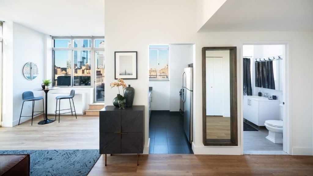 260 W 26th St #6I - Photo 3 of 4