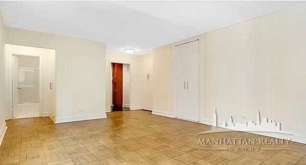 8th Ave #2S - Photo 2 of 7