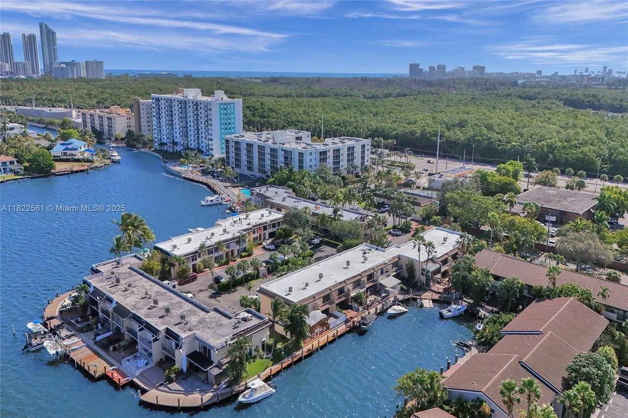 16478 Ne 27th Pl #34 - Photo 2 of 50