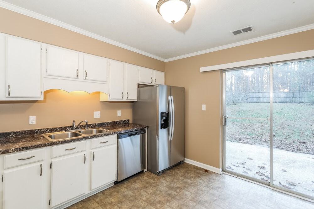 11010 Highridge Court - Photo 7 of 17