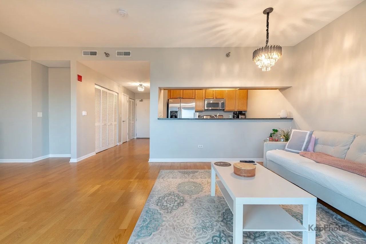 100 N Hermitage Ave - Photo 6 of 25