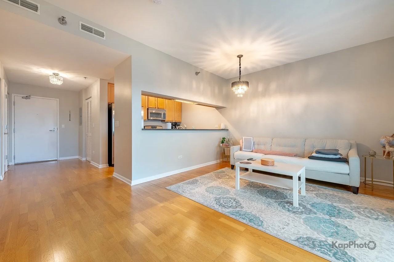 100 N Hermitage Ave - Photo 7 of 25