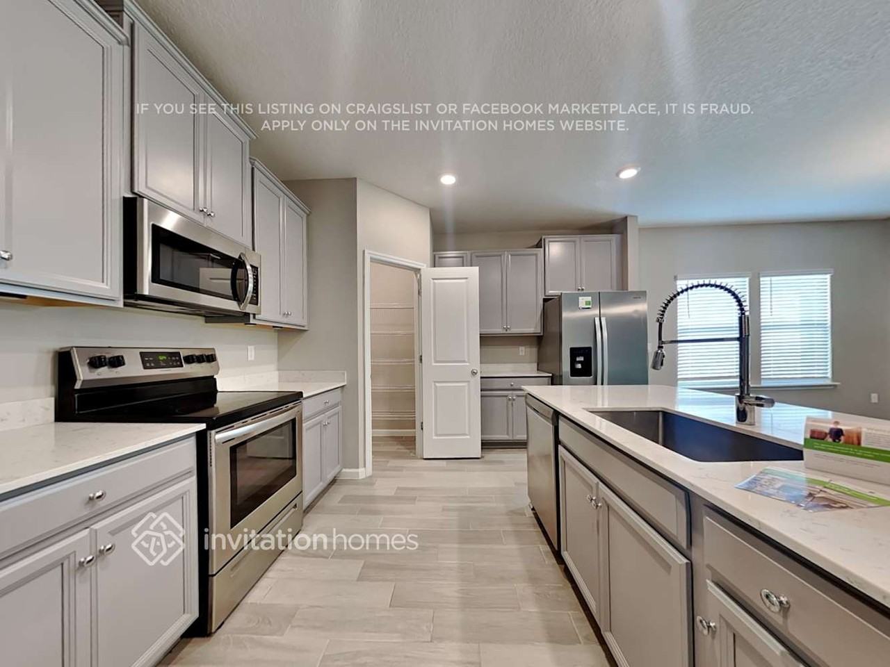 9822 Lemon Grass Ln - Photo 5 of 23