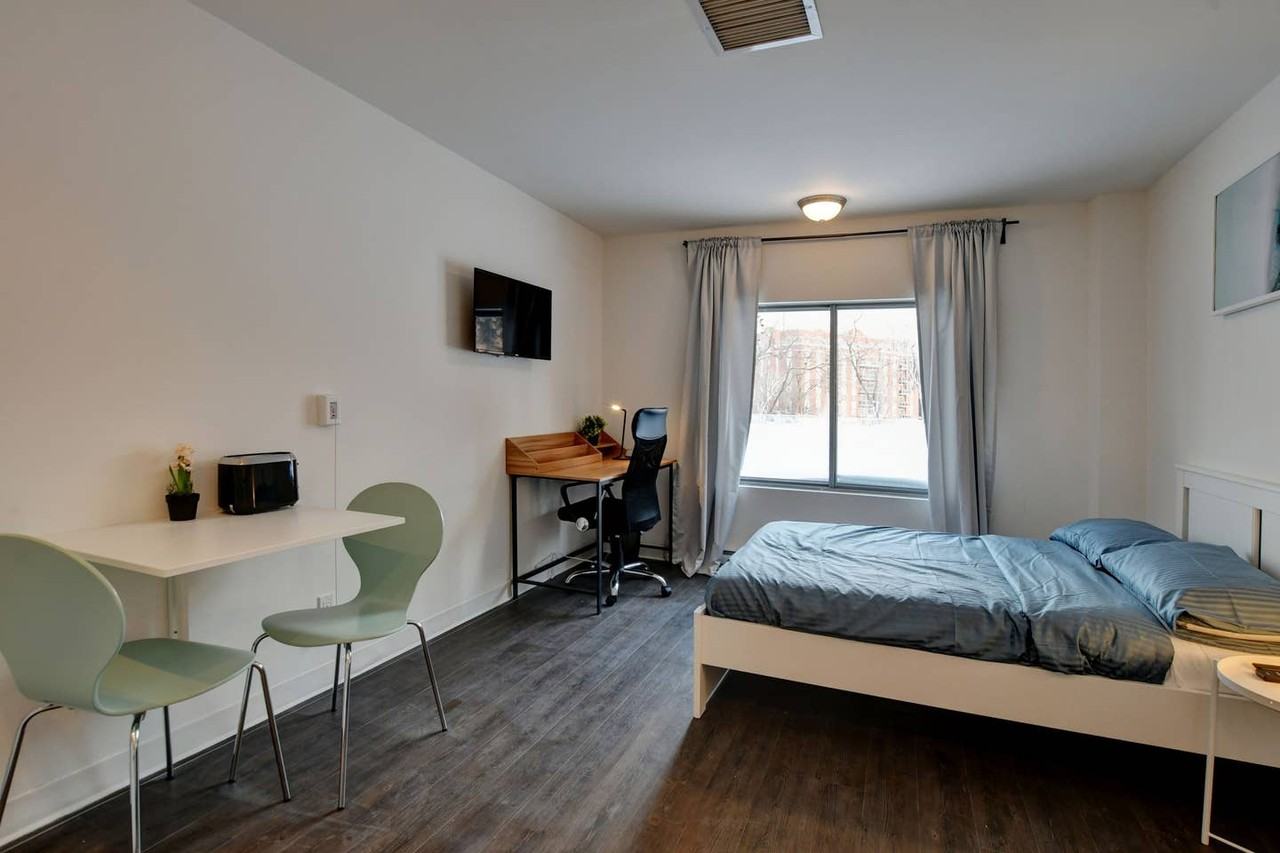 Studio a Laval, meubler, tout inclu, parking, wifi, 31 jours min - Photo 2 of 11