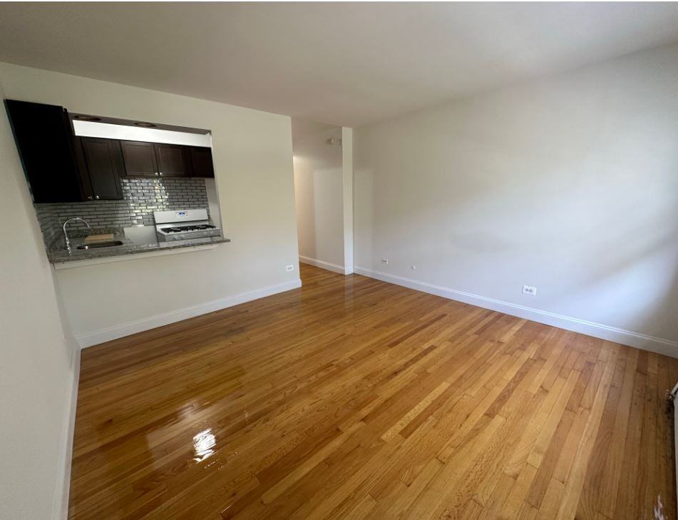 W Pratt Blvd & N Sheridan Rd - Photo 2 of 7