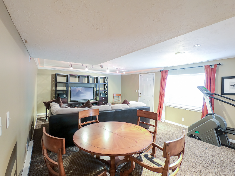 388 E Draper Downs Dr - Photo 7 of 10