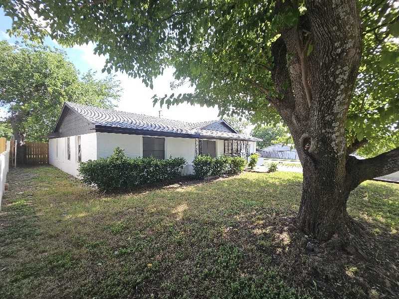 548 Highfall Dr - Photo 2 of 20