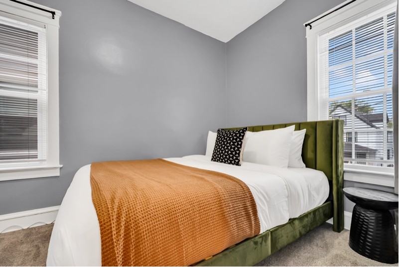 1559 Cordova Avenue - Photo 4 of 25