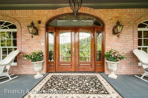 937 Travelers Ct - Photo 3 of 38