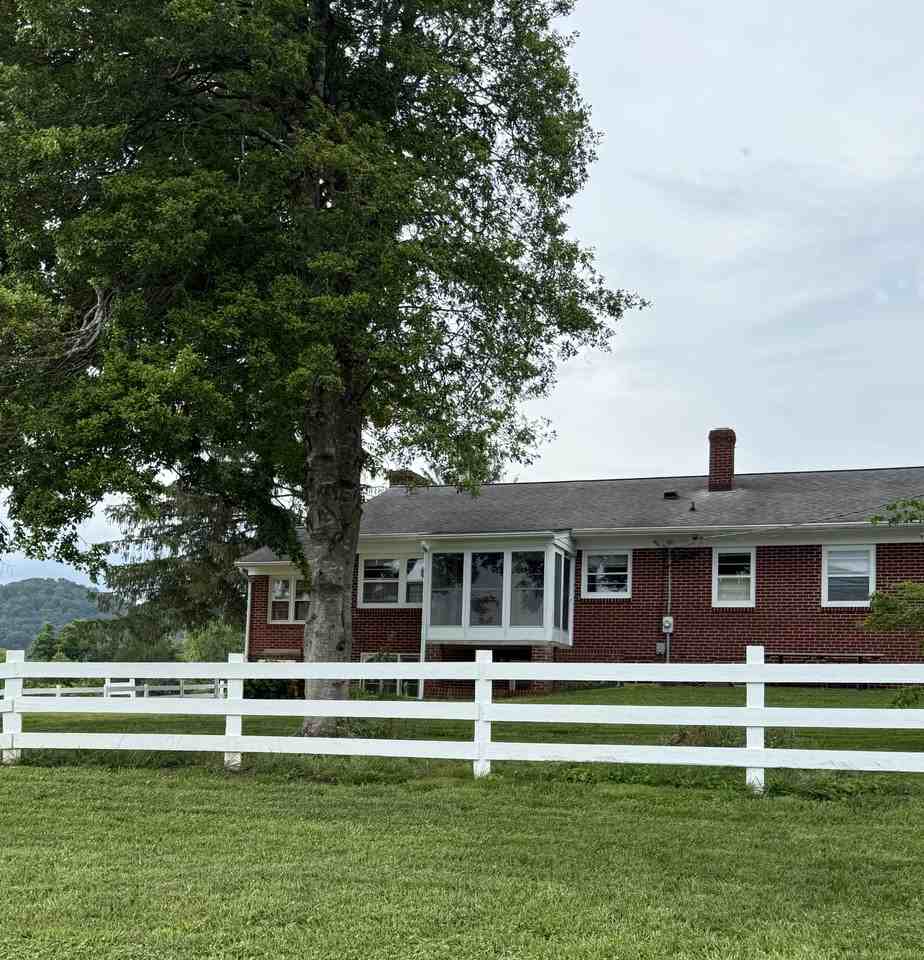 220 Blakey Ave #NA - Photo 2 of 8