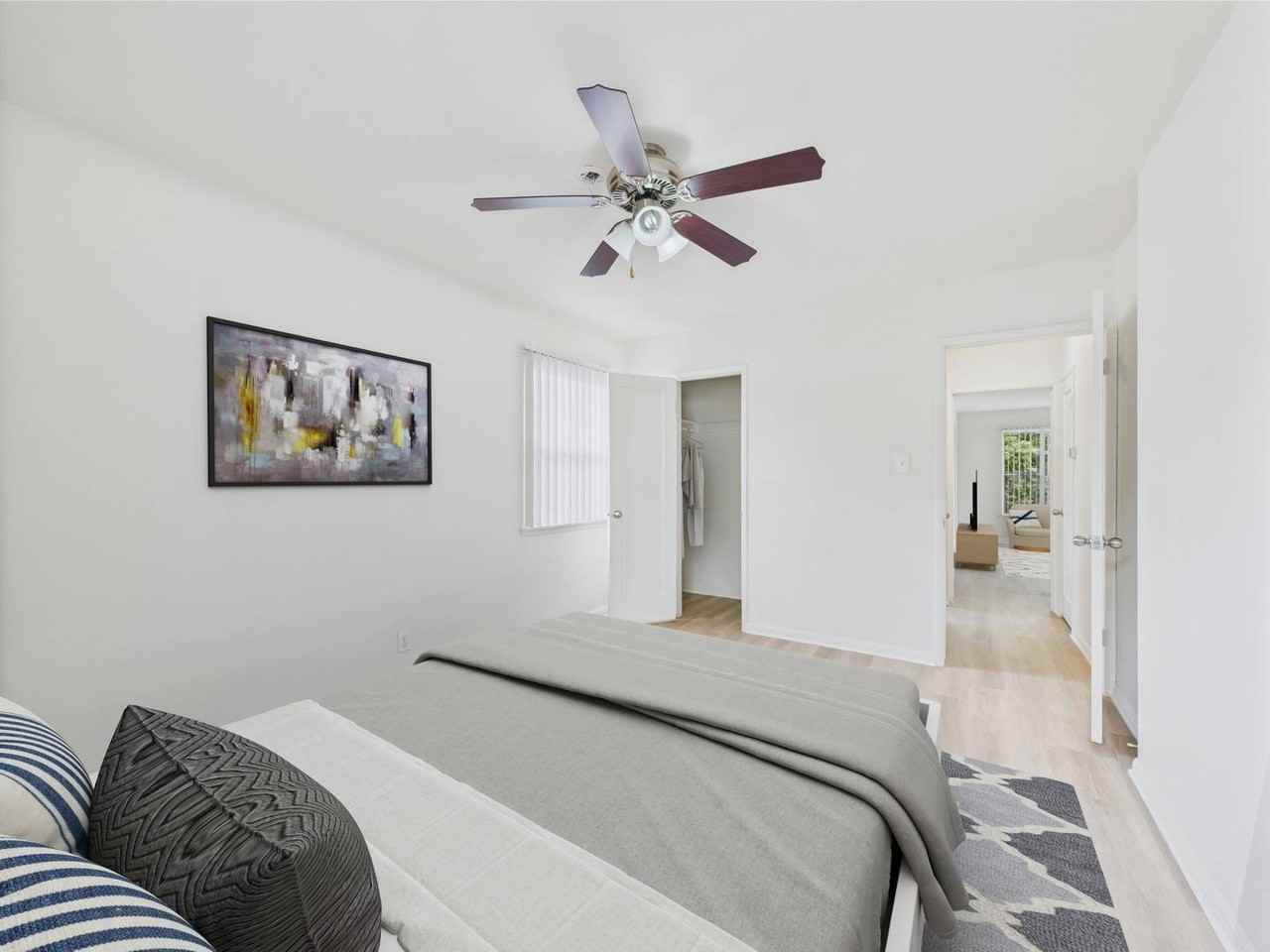 Banner Circle Apartments - Photo 3 of 21