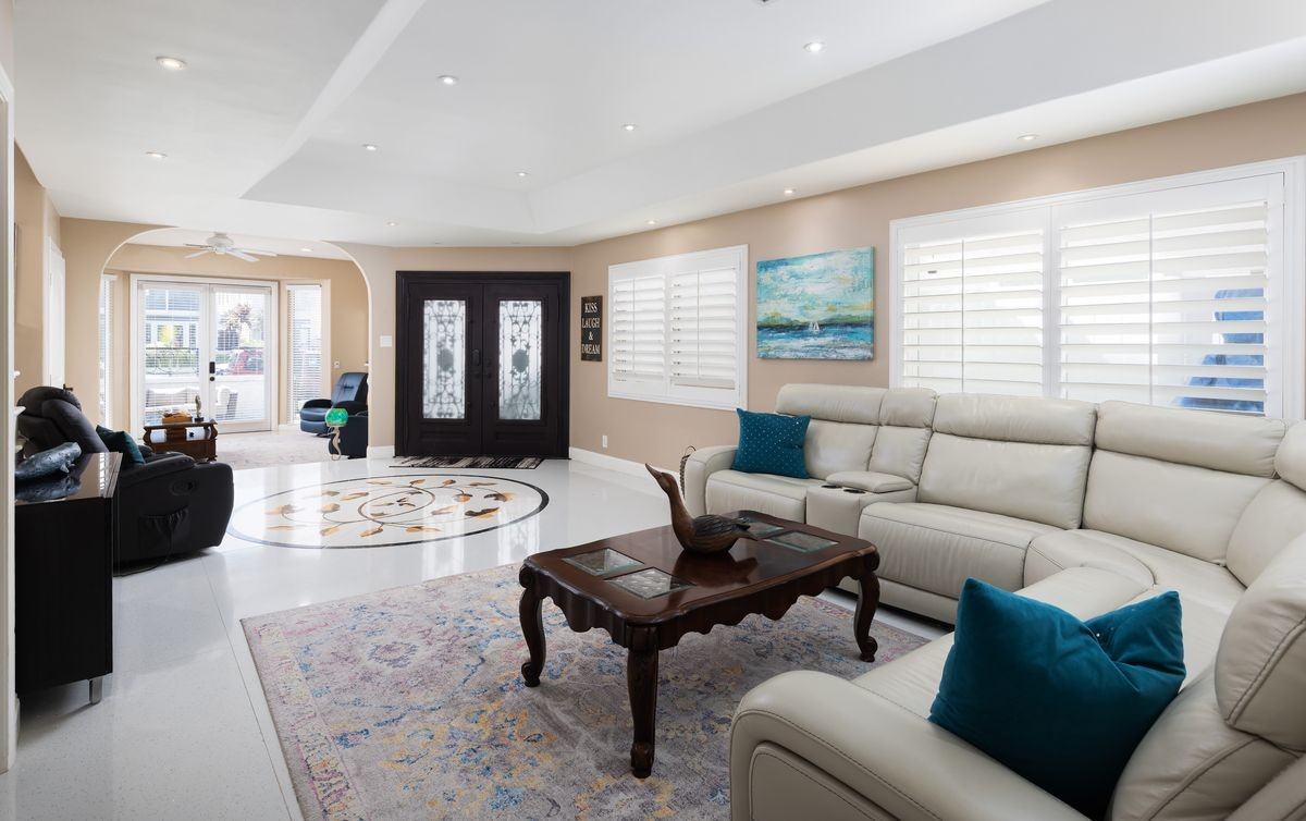 415 8th St - Photo 3 of 12