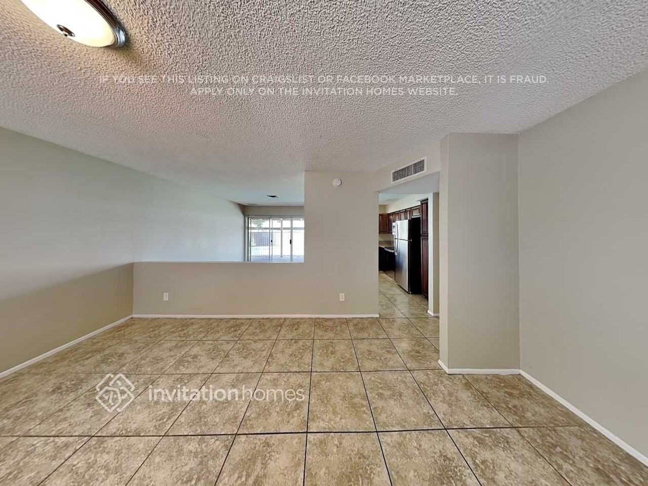 4136 N 81st Ave - Photo 5 of 19