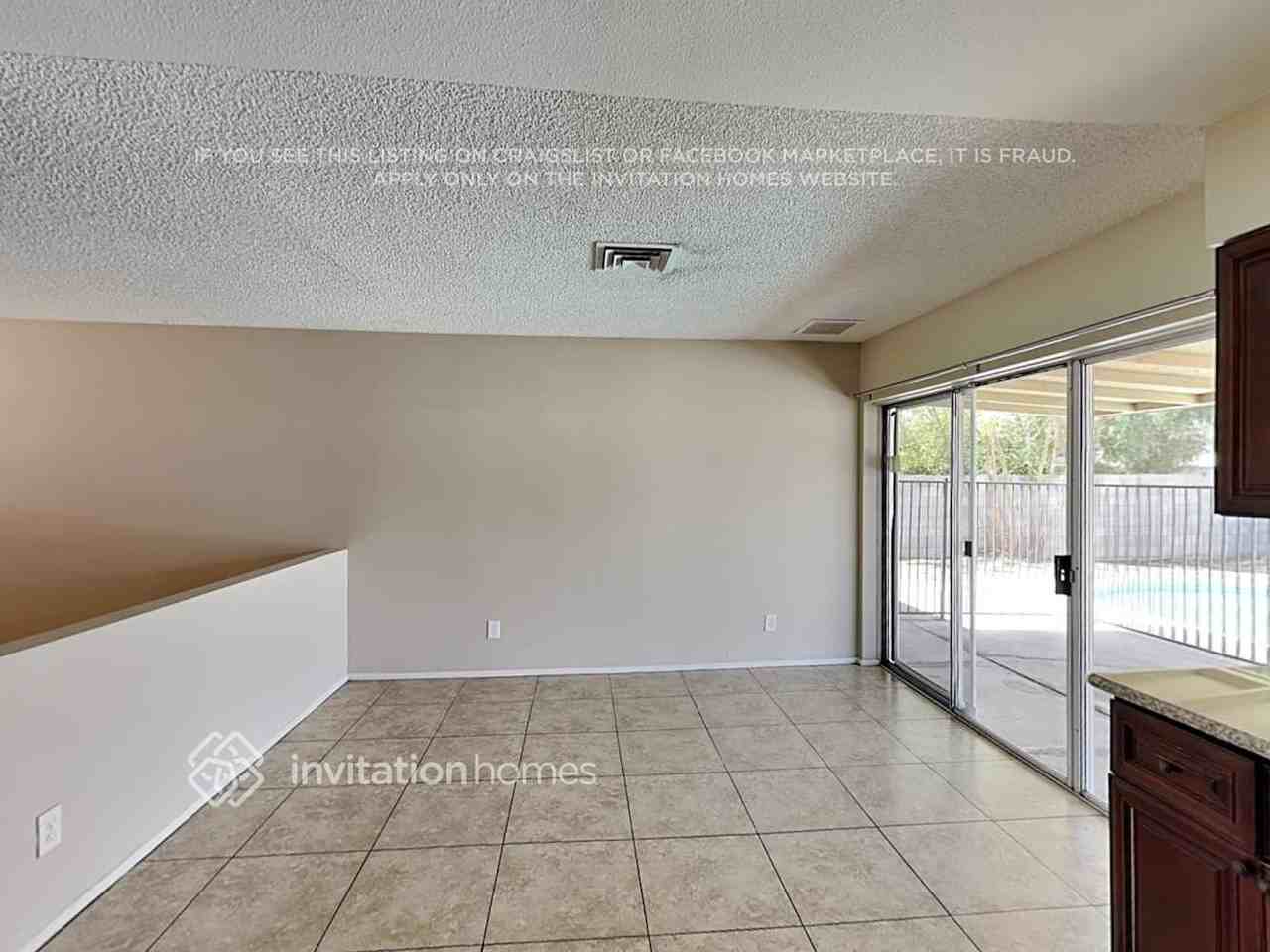 4136 N 81st Ave - Photo 6 of 19