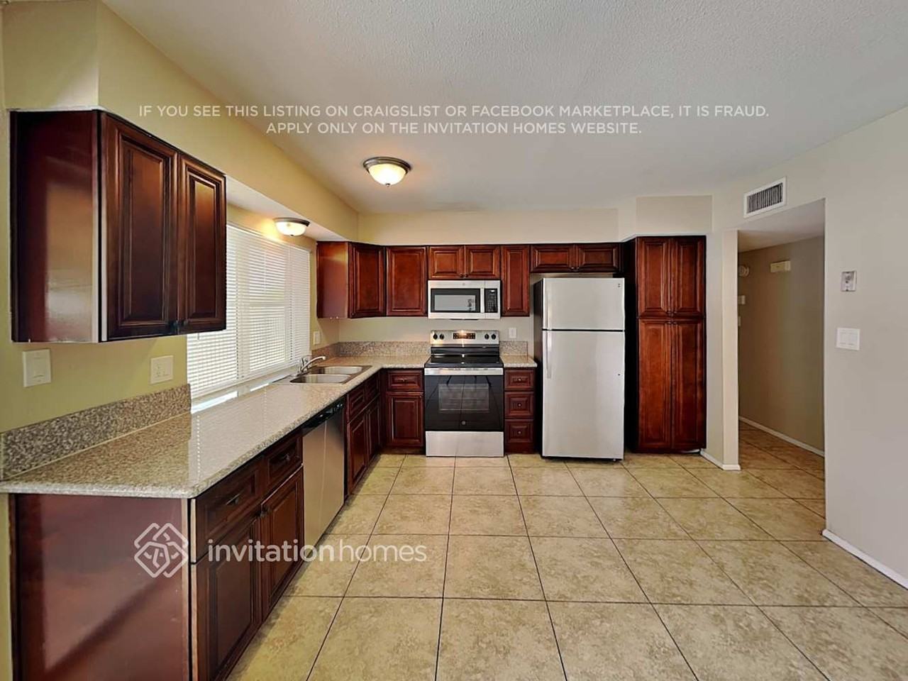 4136 N 81st Ave - Photo 7 of 19