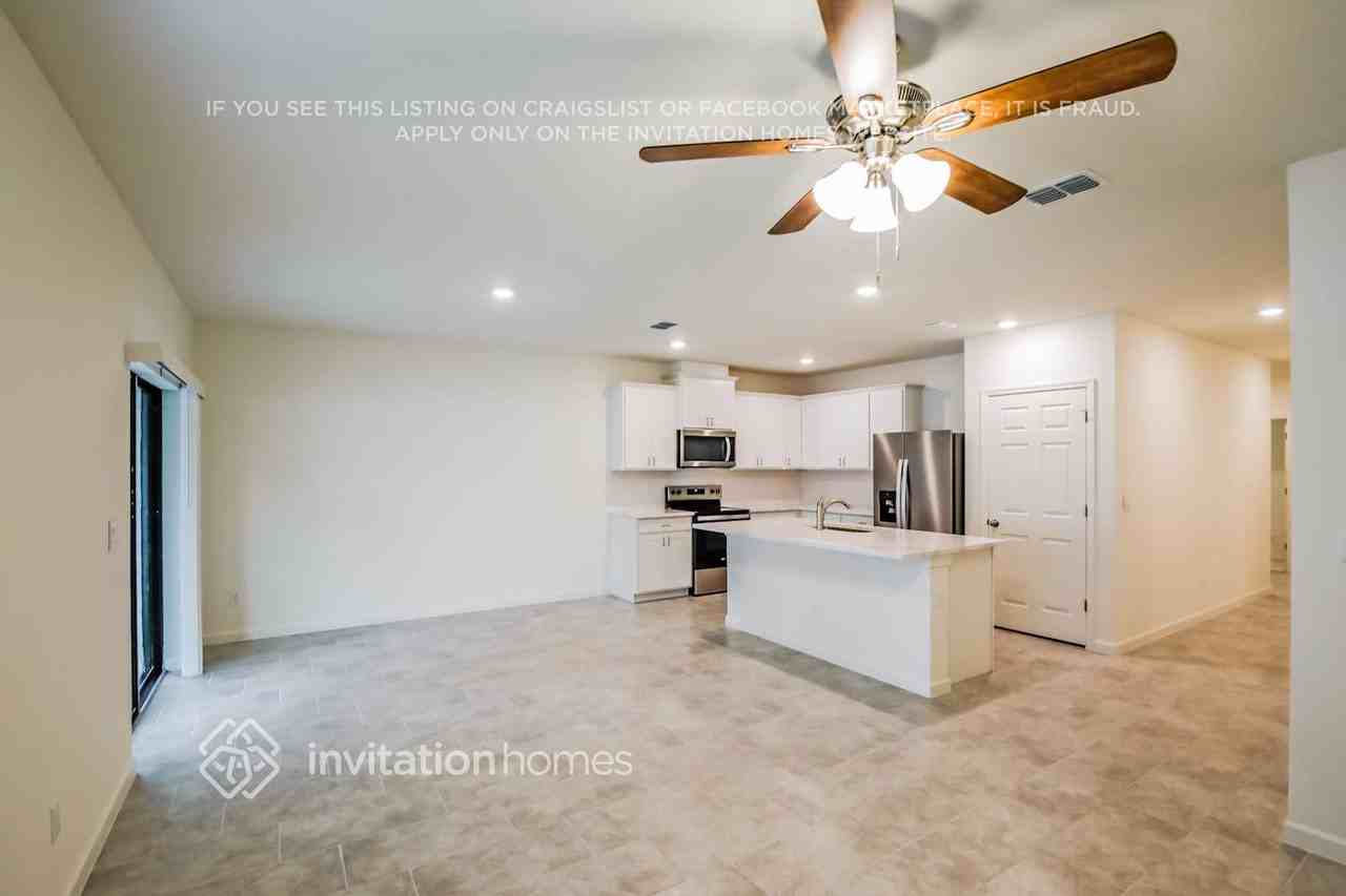 565 Sea Spray Dr - Photo 3 of 17