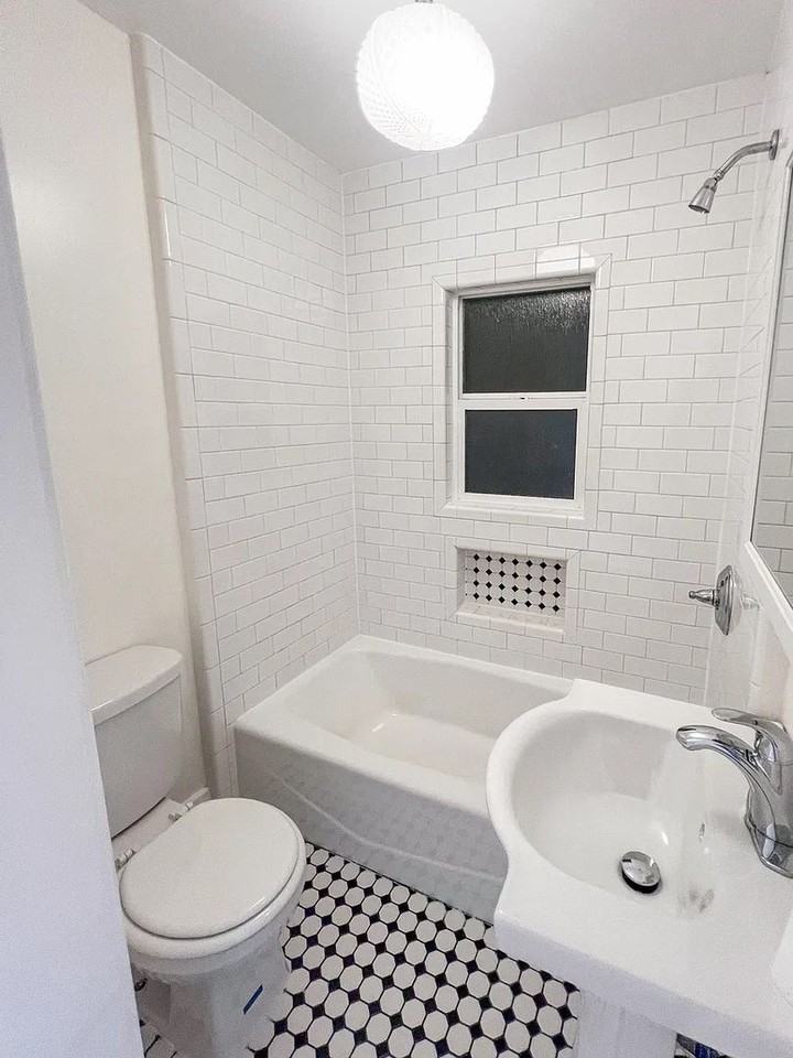 Francis - Photo 5 of 43