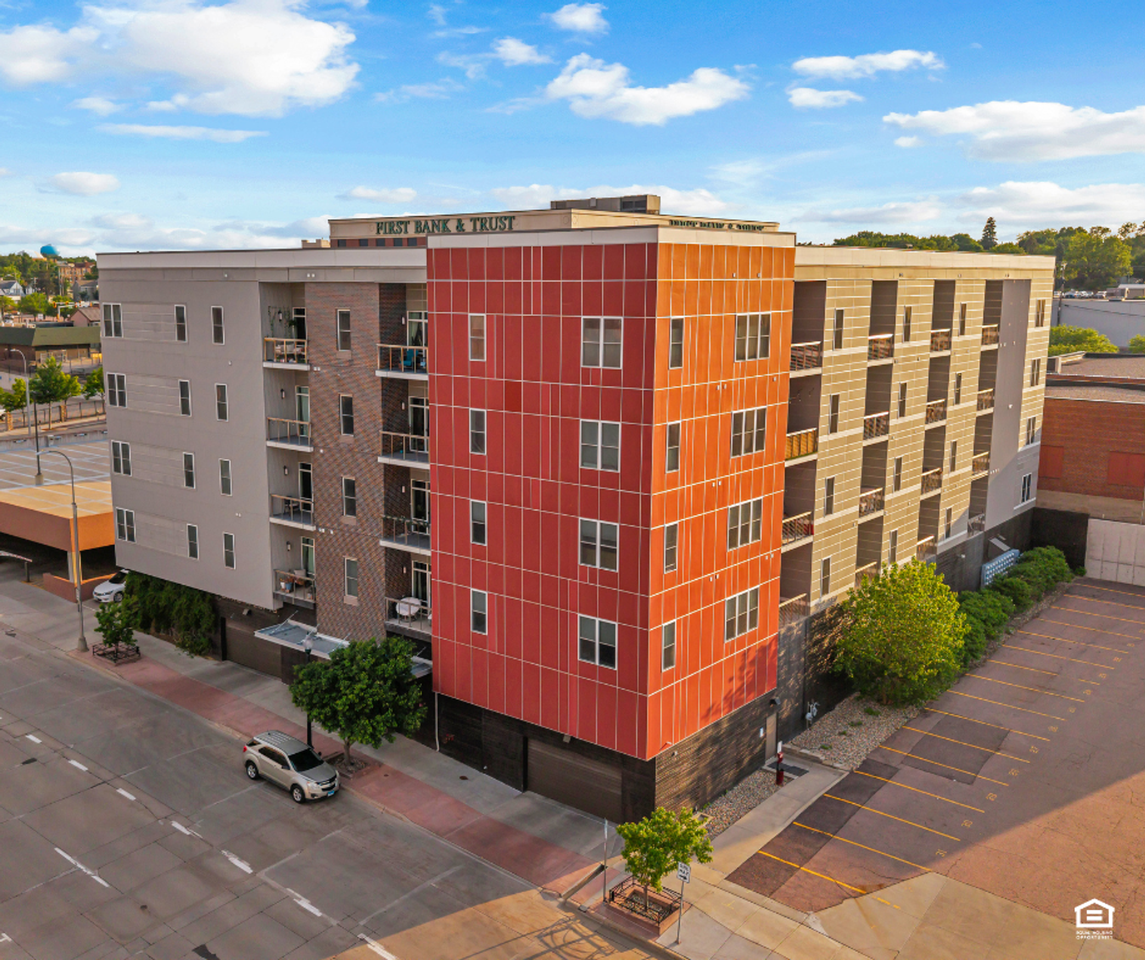 Dakota Lofts Downtown - Photo 5 of 31