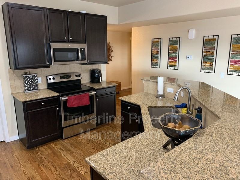 6421 Vickie Ln - Photo 2 of 32