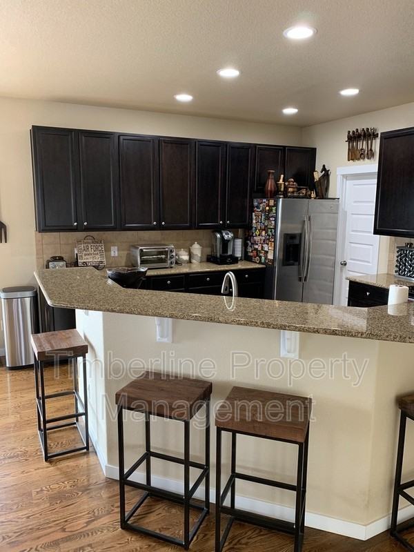 6421 Vickie Ln - Photo 4 of 32