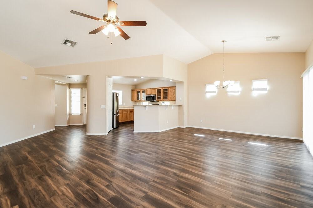 2540 W Silver Streak Way - Photo 3 of 16