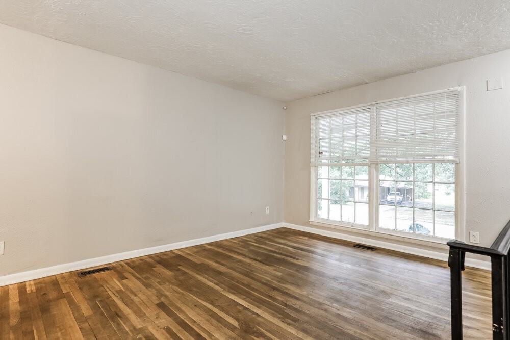 2171 Rochelle Way - Photo 4 of 17