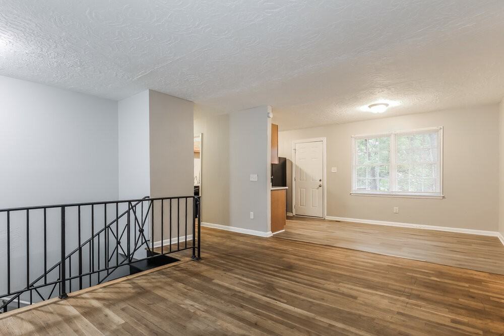 2171 Rochelle Way - Photo 5 of 17