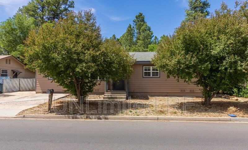 216 E Zuni Dr - Photo 3 of 19