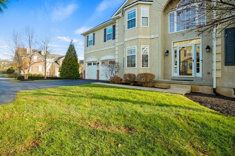 2105 Eastport Way - Photo 3 of 33