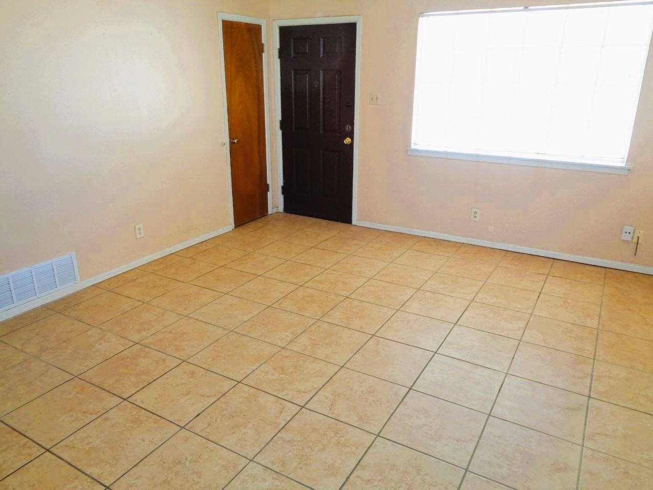 10528 Brisbane Way - Photo 3 of 25