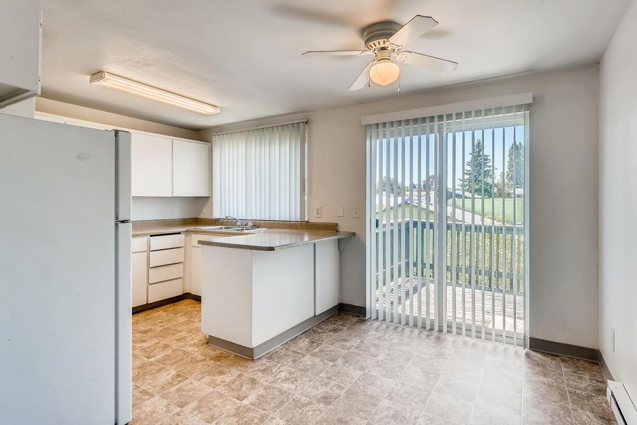 Pinewood Commons - Photo 5 of 9