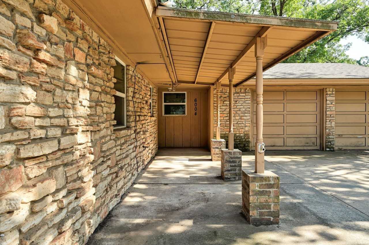 6004 Nw 27th St - Photo 4 of 34