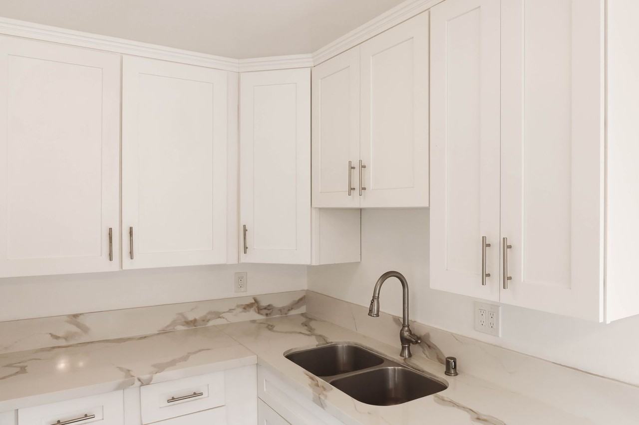 Parkway Plaza Apartments - Photo 7 of 27
