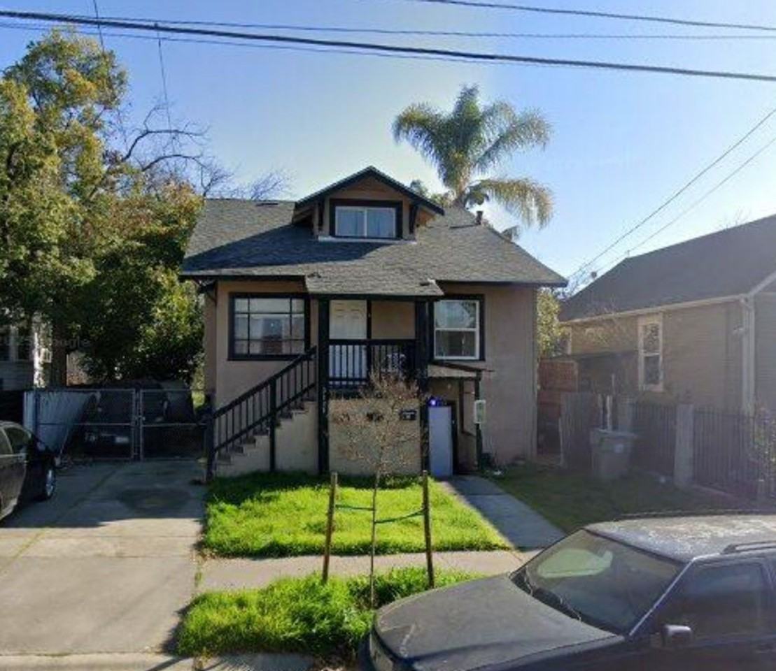 3135 32nd Street - Photo 2 of 14