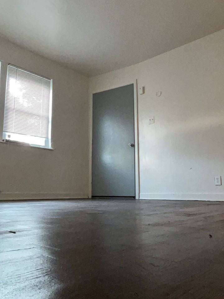 7049 Kelly Street - Photo 3 of 10