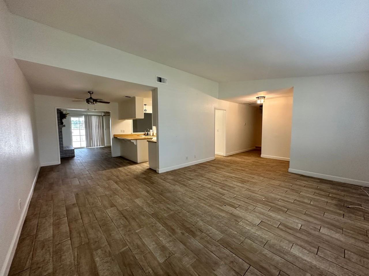 27049 Cypress St - Photo 2 of 24