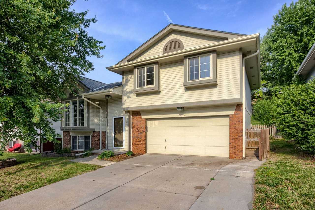 5004 N 126th St - Photo 2 of 25