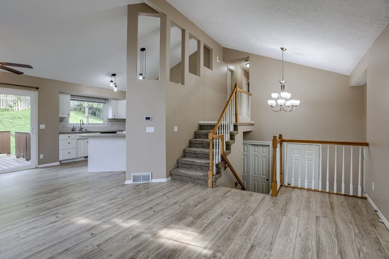 5004 N 126th St - Photo 4 of 25