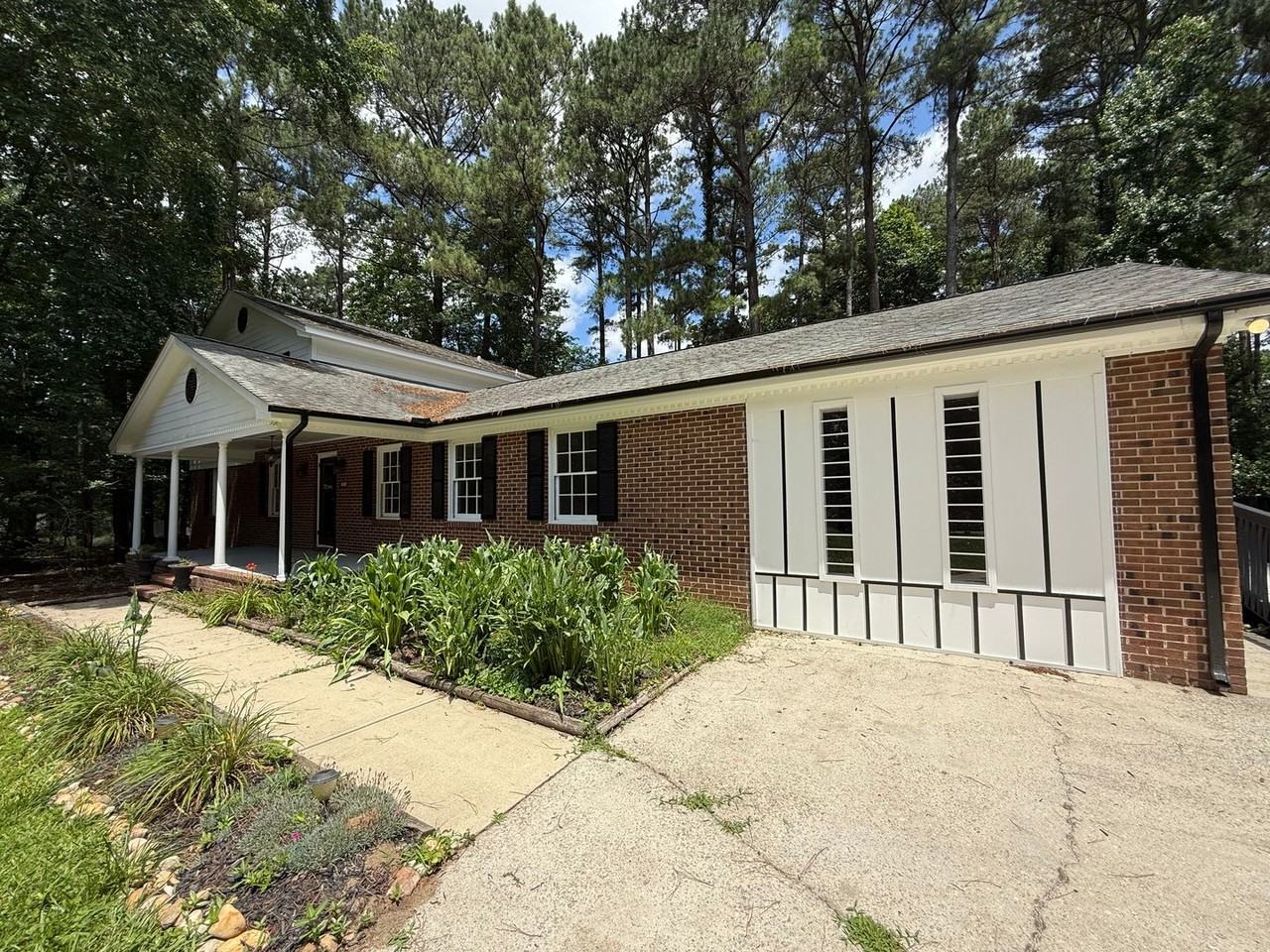 208 Hardwood Ridge Ct - Photo 2 of 46
