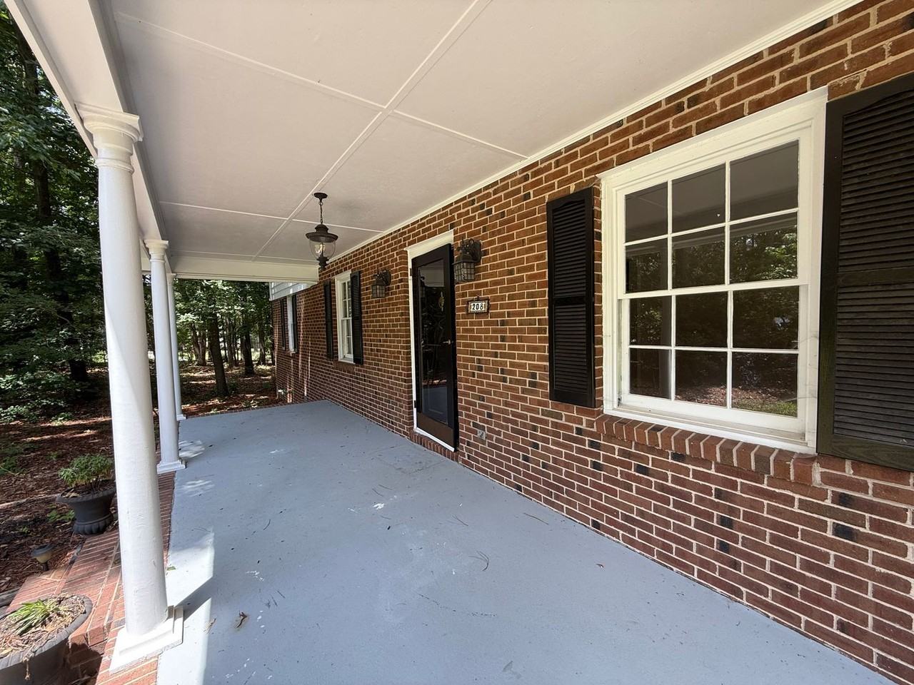 208 Hardwood Ridge Ct - Photo 4 of 46