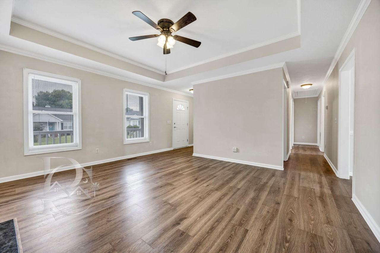 232 Autumnview Ct - Photo 4 of 28