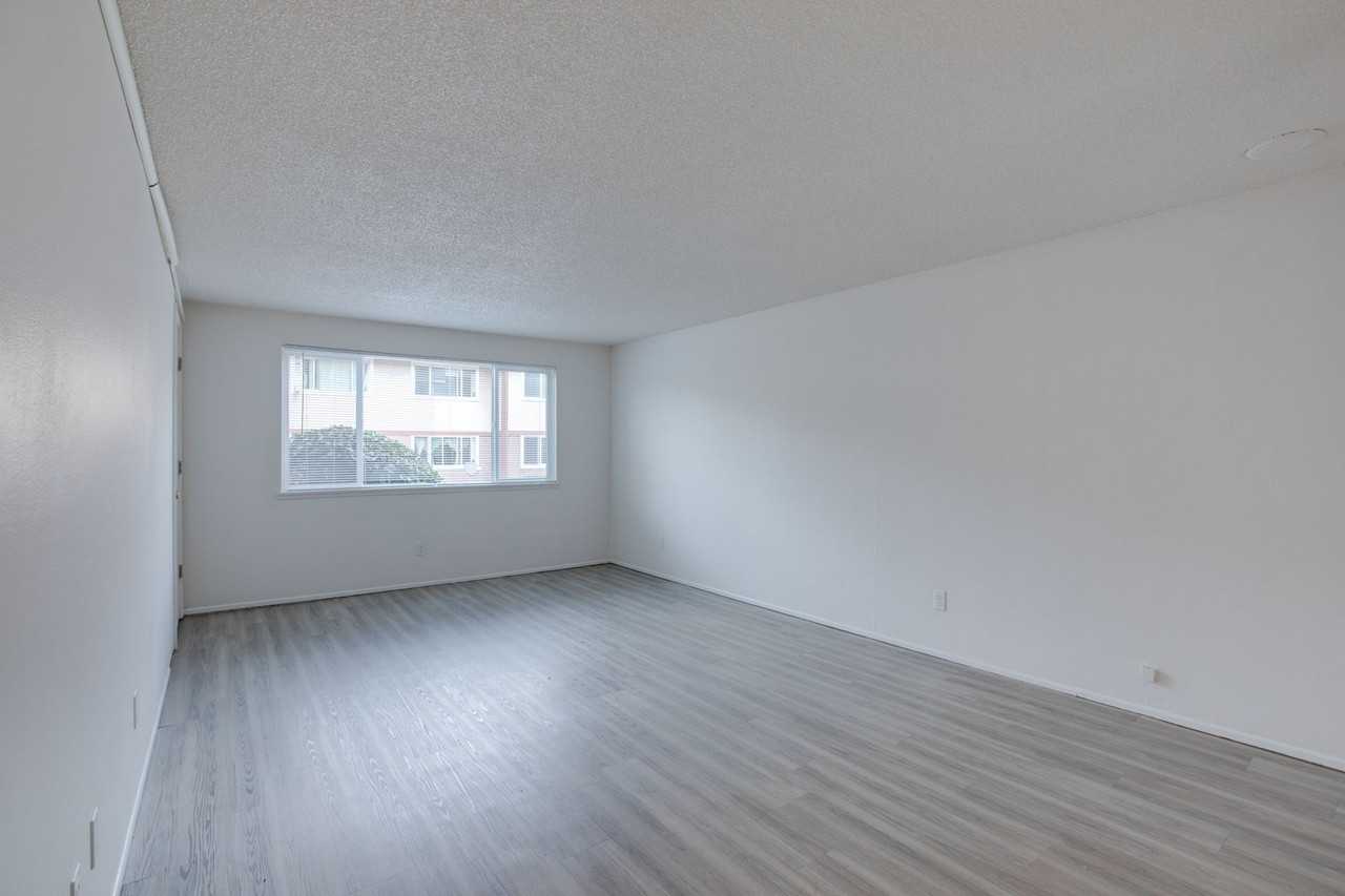 VILLAGE VICTORIAN APARTMENTS - Photo 3 of 13