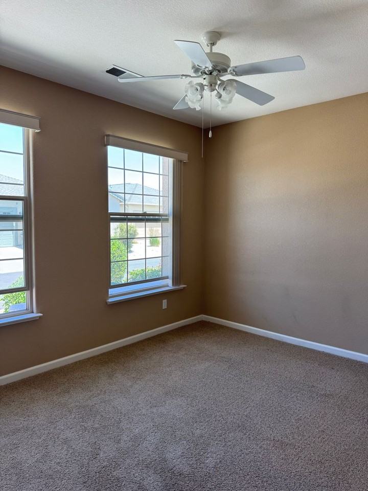 1313 Partridge Dr - Photo 4 of 12