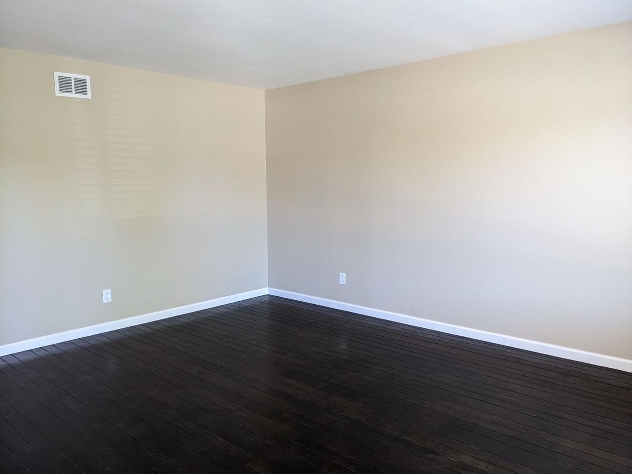 691 Torreya Ave - Photo 2 of 15