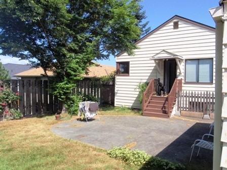 549 Ne 89th St - Photo 3 of 31