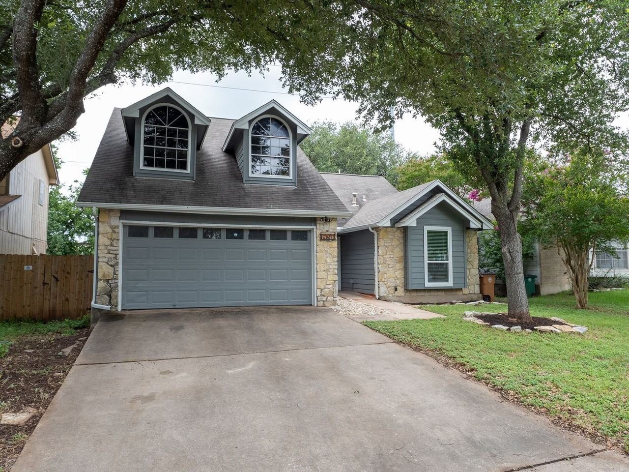 6307 Avery Island Ave - Photo 2 of 23