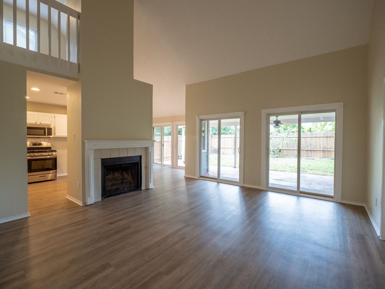 6307 Avery Island Ave - Photo 6 of 23