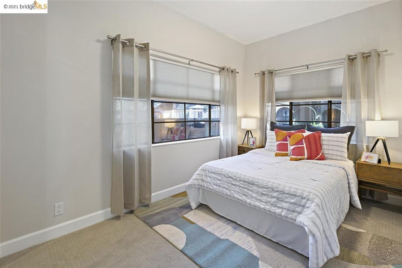 2348 Hilgard Ave - Photo 3 of 23