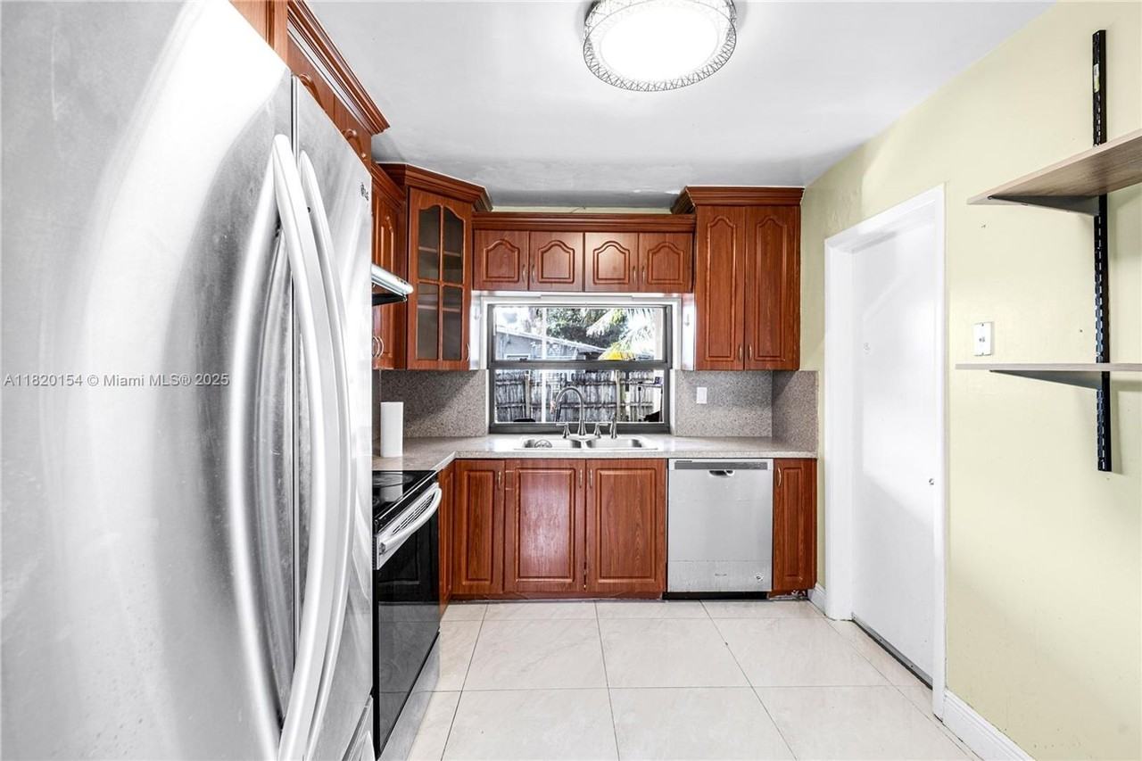 8430 Nw 15th Ct - Photo 2 of 18