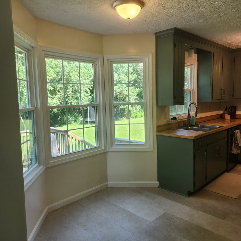 100 Wilson Dr - Photo 3 of 14